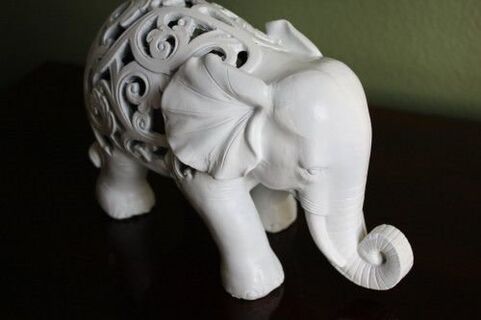 figurine d'éléphant comme amulette porte-bonheur
